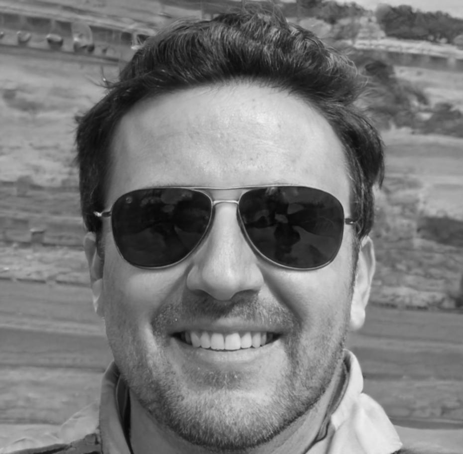 Aurelio Mendizabal, Director Creativo de lorenaviqos